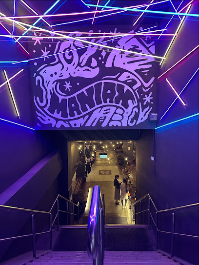 MANIAX Axe Throwing - MELBOURNE CBD