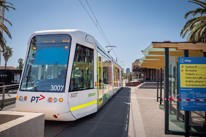 Beacon Cove/Light Rail, Melbourne